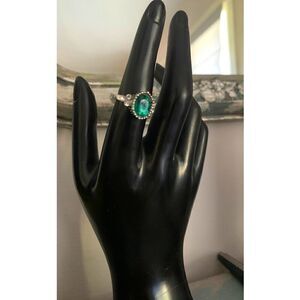 Vintage Green Emerald and clear Rhinestone ring, in Silver tone, Unmarked